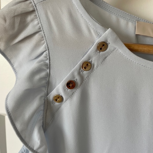 Lift Shoulder Button Ruffle Shell - Picture 5 of 5